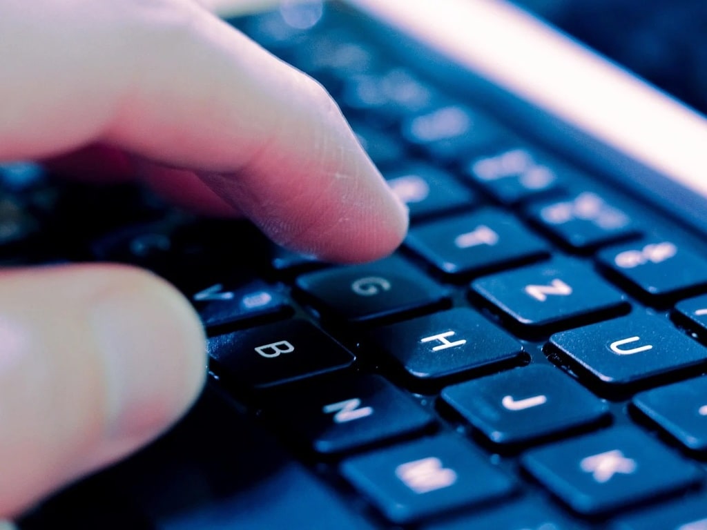Comment l&rsquo;intelligence artificielle redéfinit la créativité digitale &nbsp;?